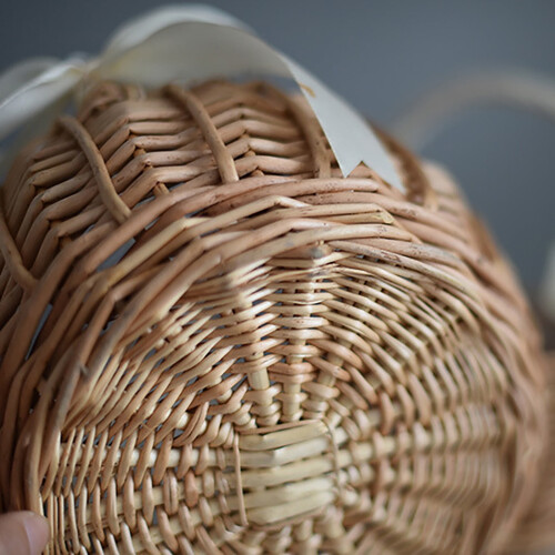 Panier de mariage en rotin avec anse – Blanc 2