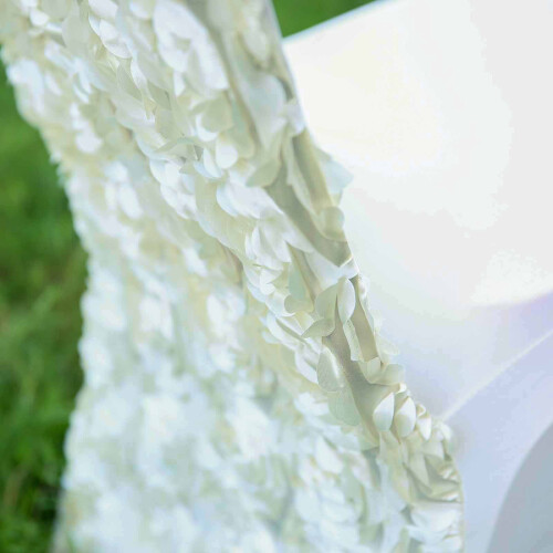 Capa para cadeira de banquete em elastano com rosetas de cetim marfim 1
