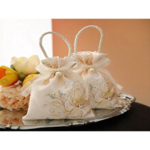 LOVEVER wedding favor bags with pearl ribbon design 10 pcs