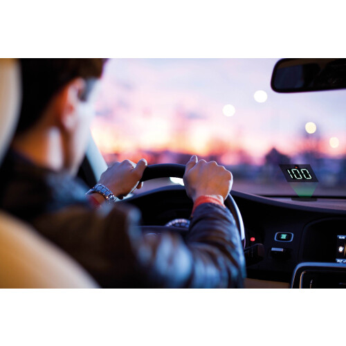 Fahrzeug-HUD-Display mit GPS-Geschwindigkeitsprojektion 2