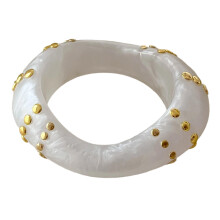 Bracelet tendance en résine surdimensionné avec-texture blanc