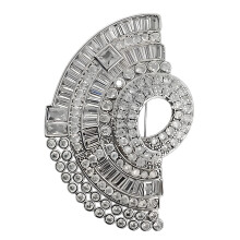 Elegant Fan Shape Brooch With Sparkling Rhinestones Crystal