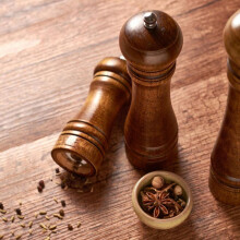 Wood Salt and Pepper Grinder with Ceramic Burr