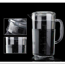 Pichet Ă eau en verre avec couvercle 1,5 L