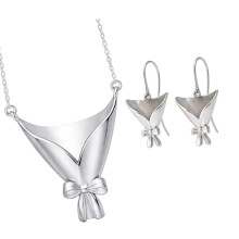 Elegante bloemenketting en oorbellenset vervaardigd met-Zilver 3