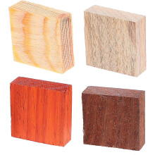 4-delige handgemaakte houten ringen doe-het-zelf knutselset van kippenvleugelhout, bloeddraakhout en gouden Nanmu-hout.