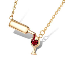 Colier bijuterii la modă pentru femei, cadou aniversar cu pandantiv sticlă de vin și detaliu zirconiu cubic, design cu cristale de cupru placate
