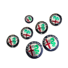 Set di 7 emblemi rossi per auto, 74 mm per cofano e bagagliaio, 40 mm per volante, 60 mm per coprimozzi, finitura resistente