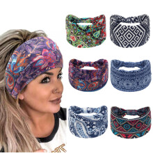 Set da 6 pezzi da donna composto da fascia sportiva a tesa larga stampata e sciarpa yoga traspirante.