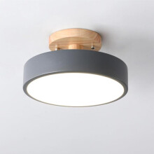 Plafonnier LED rond de style nordique en bois gris, 18 cm, idéal pour une chambre d'enfant, un salon ou une cuisine.