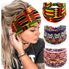 Set di 3 fasce elastiche per capelli con stampa bohémien, ideali per yoga e come accessori per capelli larghi.