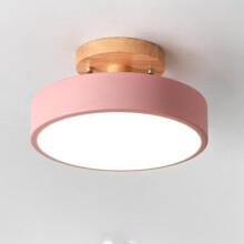 Plafonnier LED rond de style nordique en bois rose, 18 cm, idéal pour une chambre d'enfant, un salon ou une cuisine.