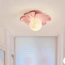 Plafonnier moderne et épuré en résine crème, rose, idéal pour une chambre d'enfant, un couloir, une entrée, un balcon ou un restaurant.