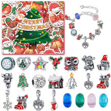 Calendrier de l'Avent de Noël avec 24 cadeaux, bracelets et jouets