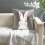 Housse de coussin décorative en velours avec lapin – Rose 1