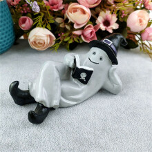 Halloween haamu lukee koristeena pieni koriste