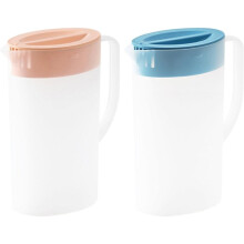 2L plastkanna med lock och handtag