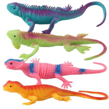 Sada hračiek Squeaky Lizard Fidget Toys, 4 plastové simulačné figúrky plazov so senzorickým nástrojom na stláčanie zvuku, ozdoba na stôl