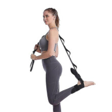 Verstelbare yogastretchband voor yoga, pilates en fysiotherapie - verkrijgbaar in zwart, blauw en rood.
