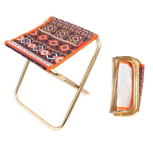 Tabouret de camping pliable et portable, léger, avec cadre pliable en alliage d'aluminium et sac de transport pour les voyages en plein air.