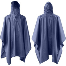 Regenponcho met capuchon, waterdicht, lichtgewicht en compact, ideaal voor buitenactiviteiten.