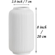 Weiße Keramikvase mit geometrischem Muster, 20 cm, handgefertigt, für die Tischdekoration.