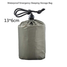 Organizador portátil reflectante de nailon para sacos de dormir, ideal para acampar, hacer senderismo y actividades al aire libre.