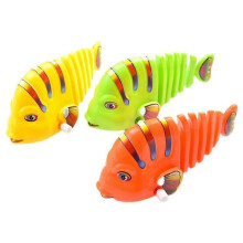 3PCS Wind Up Cartoon Swinging Fish Toys Clockwork Wiggle Fish Toy for Kids