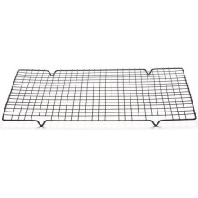 Stojak na ciasto z powłoką nieprzywierającą o wymiarach 40 cm x 25 cm, umożliwiający łatwe studzenie i wyjmowanie wypieków
