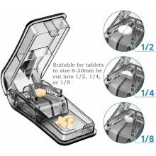 Tablettenteiler mit Aufbewahrungsfach, lebensmittelechtes PP-Material für präzise 1/2- und 1/4-Dosierung.
