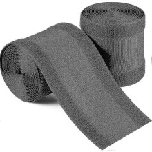 Lattiakaapelin suojus tarttuvalla mustalla 2-osainen johtosuojasarjalla kaupalliseen toimistomattoon 3 m x 10 cm