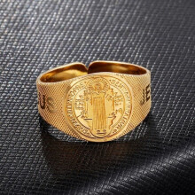 Goudkleurige roestvrijstalen ring met afbeelding van Sint Benedictus en de inscriptie "Jezus", verstelbare religieuze ring, christelijk