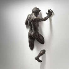 Decorative statue, 3D resin wall sculpture, hanging figure, three-dimensional movement through the wall - Type C