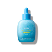1 confezione di siero illuminante vitaminico, con niacinamide al 4% e vitamina C per un effetto illuminante, e siero viso all'acido ialuroni
