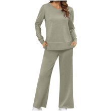 Completo da casa da donna a maniche lunghe con pantaloni a gamba larga