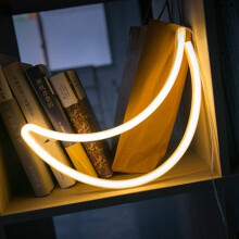 Veilleuse lumineuse LED néon – Alimentation par piles ou USB