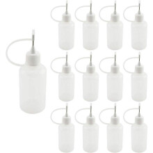Set med 12 sprayflaskor x 20 ml med nål för färg, olja och lim. Återfyllningsbara och lämpliga för påfyllning.