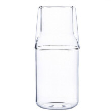 Carafe Ă eau en verre borosilicate avec couvercle Ă gobelet