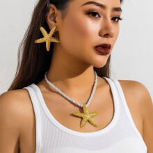 Starfish Necklace and Earrings Set Gold Tone 1 Pair