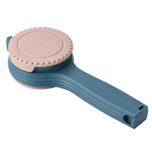 Clip di chiusura per sacchetti alimentari con beccuccio ovale rosa, ideale per conservare alimenti in cucina e preservare la freschezza.