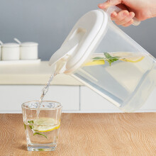 Dzbanek na wodę PP 1800 ml z uchwytem