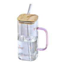 Štvorcový sklenený pohár s viečkom a slamkou 400 ml