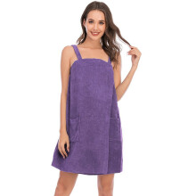 Toalla de baño tipo pareo de rizo para mujer con tirantes ajustables.
