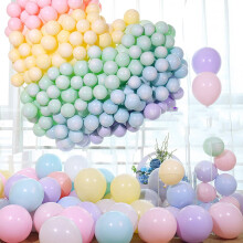 Lot de 50 ballons en latex, anti-explosion et réutilisables, ronds et en forme de cœur, couleurs assorties, pour anniversaires et mariages.