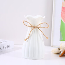 Vase géométrique en plastique avec ruban, 16 cm, blanc