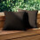 Lot de 2 housses de coussin imperméables, marron, 50 x 50 cm 1
