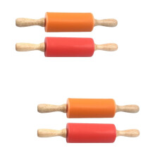 Rodillo de silicona y madera para amasar.
