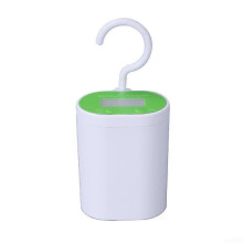 Sistema de riego automático para 16 macetas con temporizador programable y batería recargable.