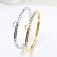 Pulseira feminina Hesroicy, acessório minimalista de moda em aço titânio antiferrugem, resistente ao desgaste diário e com cor sólida.