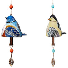 Serie di campanelli a vento con uccellini vivaci, campanelli a vento in resina con suono melodioso per la decorazione di giardino, patio e balcone.